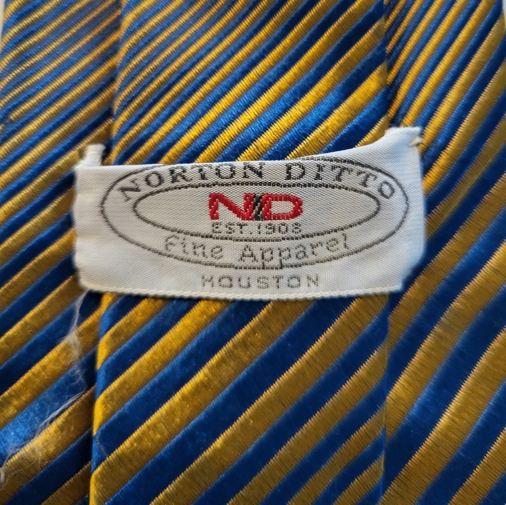 Spectacular vintage Norton Ditto tie